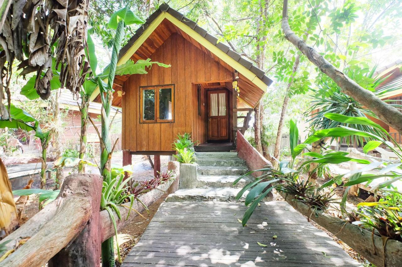 Oyo 604 Ruen Mai Horm Resort Trang Esterno foto