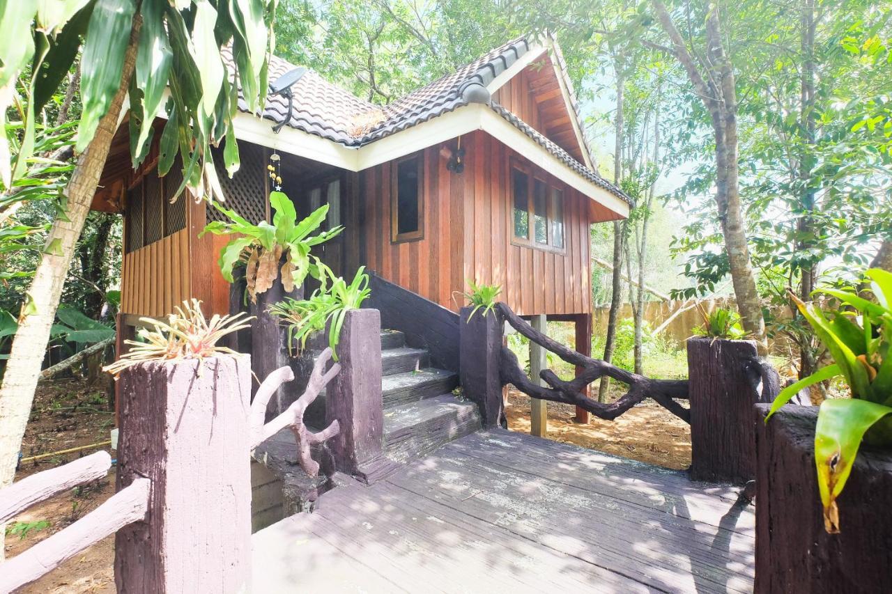 Oyo 604 Ruen Mai Horm Resort Trang Esterno foto