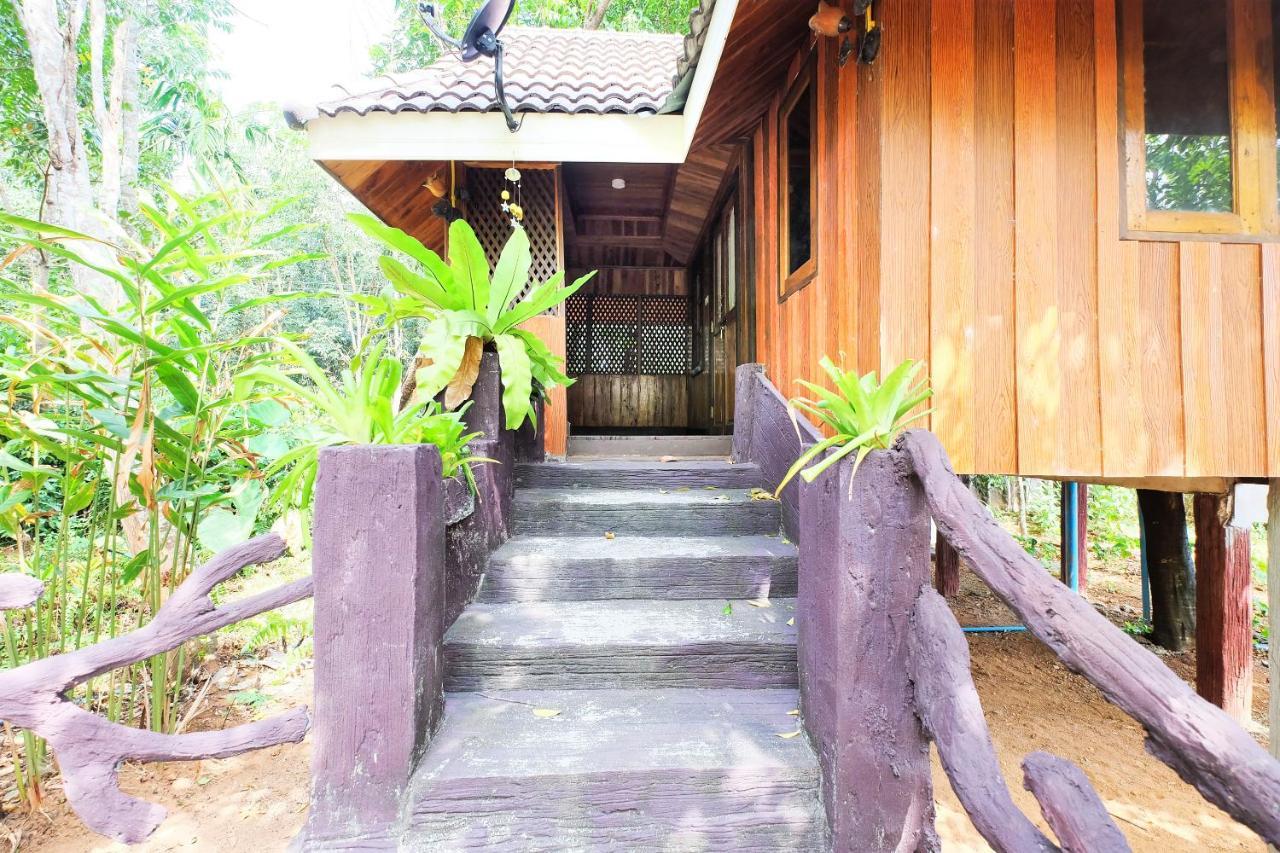 Oyo 604 Ruen Mai Horm Resort Trang Esterno foto